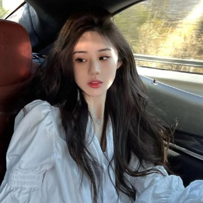 左撇子女人